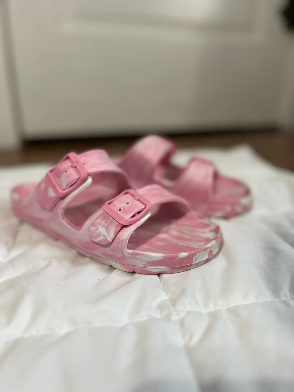 The Children's Place Pink and White Marbled Slide Sandals - Double Buckle